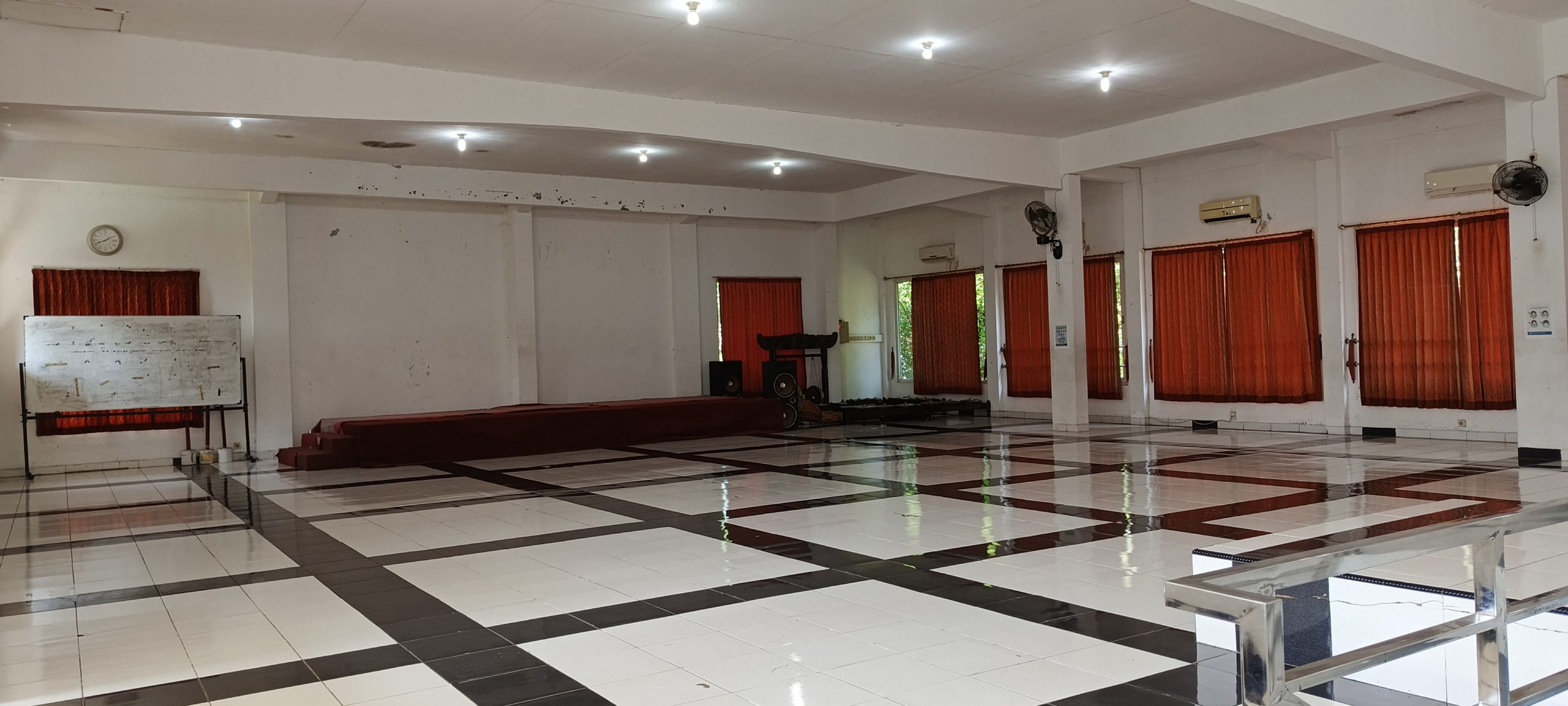 Aula Serbaguna Sekolah