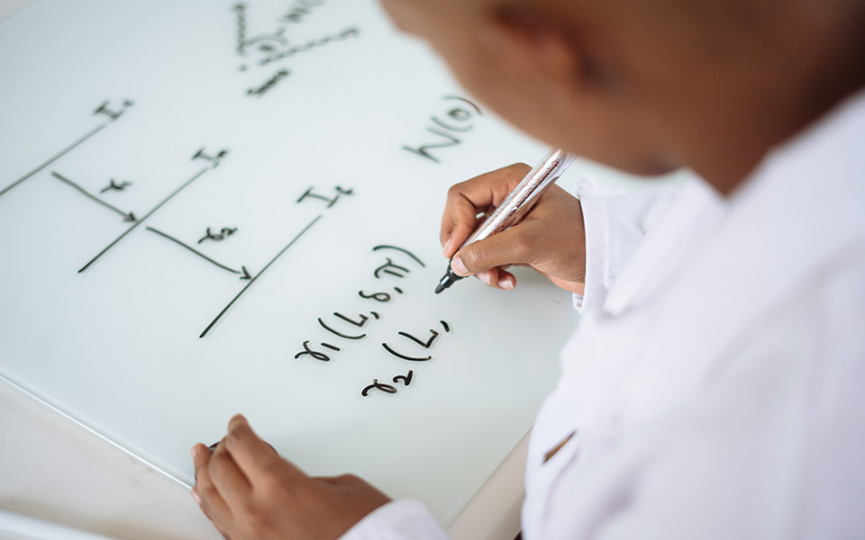 Matematika Diskrit: Pengertian dan Konsep Dasar yang Wajib Diketahui