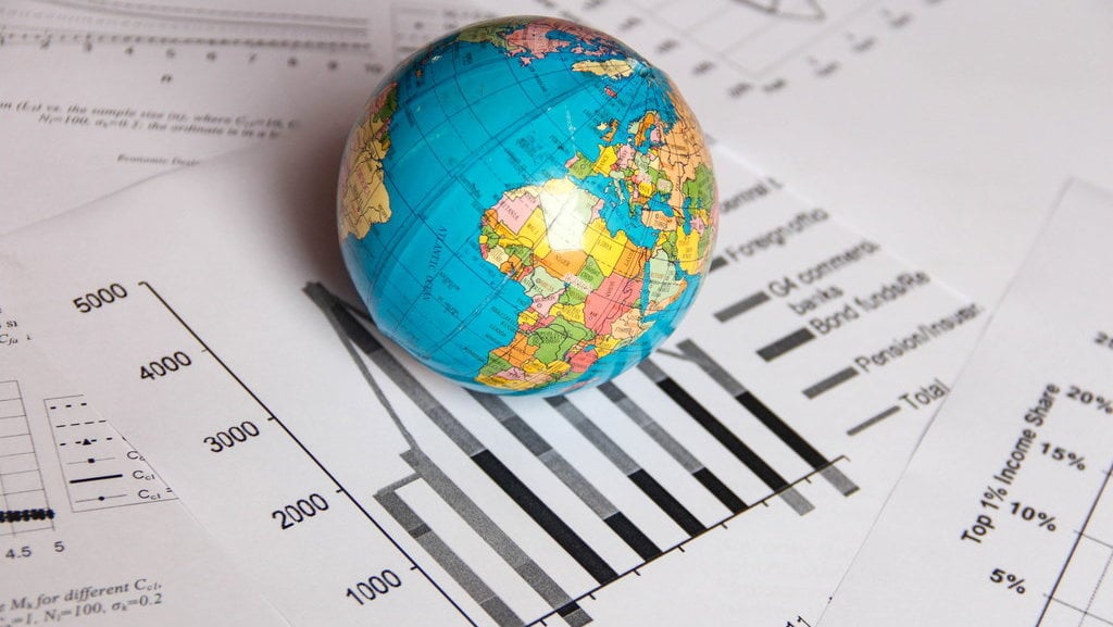 Pengantar Ekonomi: Memahami Kelangkaan, Biaya Peluang, dan Pilihan Sehari-hari