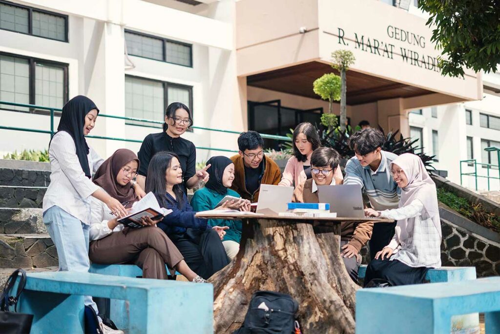 Kehidupan Kampus